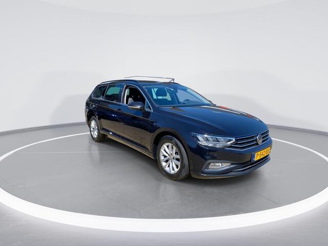 Volkswagen PASSAT Variant 1.5 TSI 150PK DSG automaat Comfort Business | Trekhaak | Apple Carplay | Android auto | Climatronic |