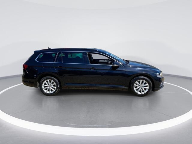 Volkswagen PASSAT Variant 1.5 TSI 150PK DSG automaat Comfort Business | Trekhaak | Apple Carplay | Android auto | Climatronic |