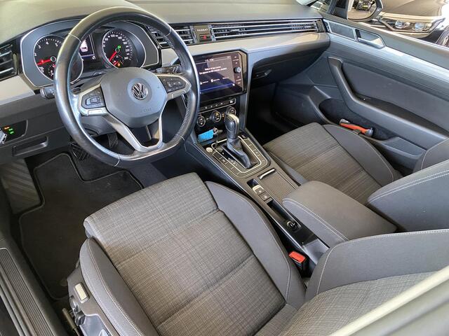 Volkswagen PASSAT Variant 1.5 TSI 150PK DSG automaat Comfort Business | Trekhaak | Apple Carplay | Android auto | Climatronic |