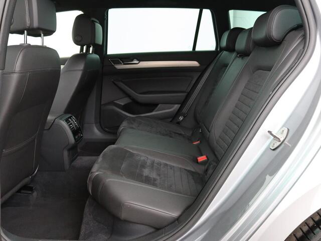 Volkswagen PASSAT 1.4 TSI R Line | 1e eigenaar | Trekhaak | Stoelverwarming | Carplay | Leder/Alcantara | Navigatie | Full LED | Adaptive cruise | Parkeerhulp | Climate control