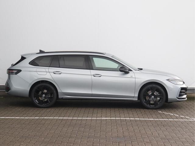 Volkswagen PASSAT Variant R-Line-Edition 1.5 eHybrid 204pk | Panoramadak | Trekhaak | Black Style | Matrix LED | Navigatie | Camera |