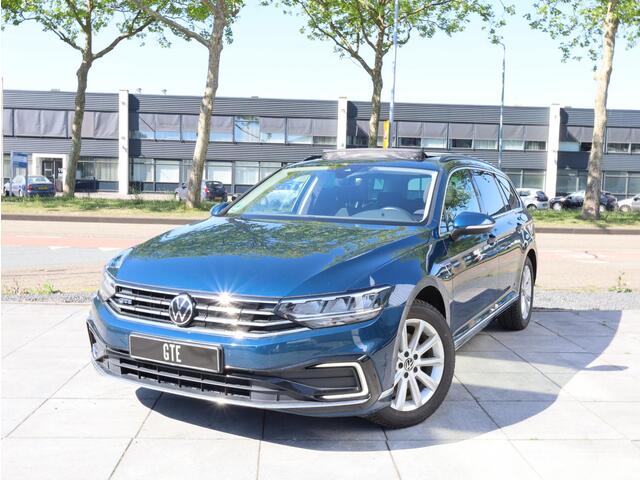 Volkswagen PASSAT Variant GTE 1.4 TSI PHEV Panodak | Camera | Elektriche kofferklep | Trekhaak | Adaptive Cruise | Getint Glas |