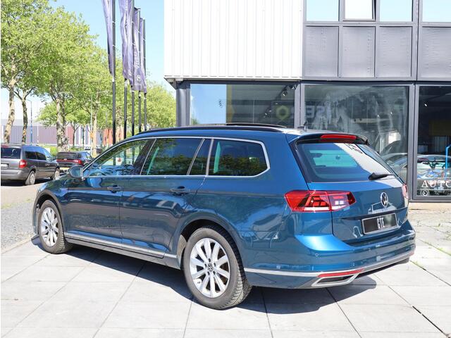 Volkswagen PASSAT Variant GTE 1.4 TSI PHEV Panodak | Camera | Elektriche kofferklep | Trekhaak | Adaptive Cruise | Getint Glas |