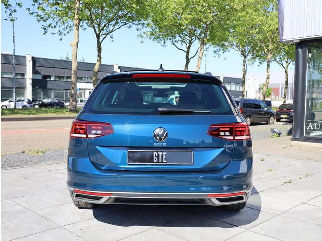 Volkswagen PASSAT Variant GTE 1.4 TSI PHEV Panodak | Camera | Elektriche kofferklep | Trekhaak | Adaptive Cruise | Getint Glas |