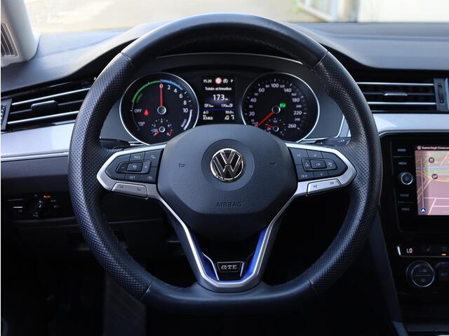 Volkswagen PASSAT Variant GTE 1.4 TSI PHEV Camera | Stoelverwarming Voor en Achter | Adaptive Cruise | Massage | Getint Glas |