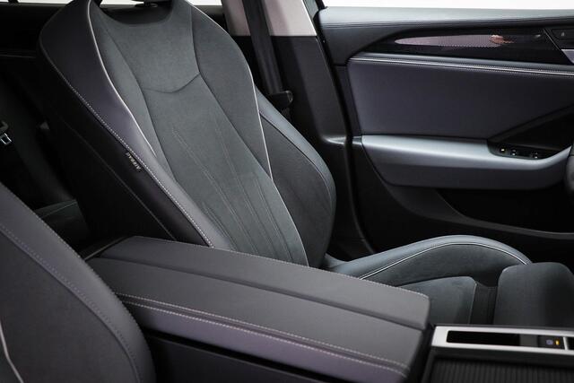 Volkswagen PASSAT Variant 1.5 eTSI Elegance Business | MASSAGE | STUURVERWARMING | PARK ASSIST