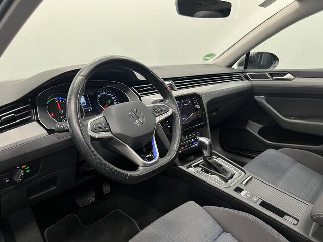 Volkswagen PASSAT Variant 1.4 TSI PHEV GTE Business | PANO | TREKHAAK | NAVI | ACC |