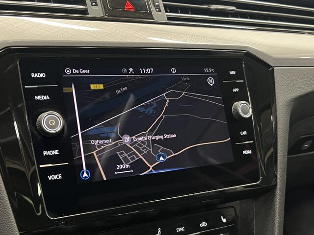Volkswagen PASSAT Variant 1.4 TSI PHEV GTE Business | PANO | TREKHAAK | NAVI | ACC |