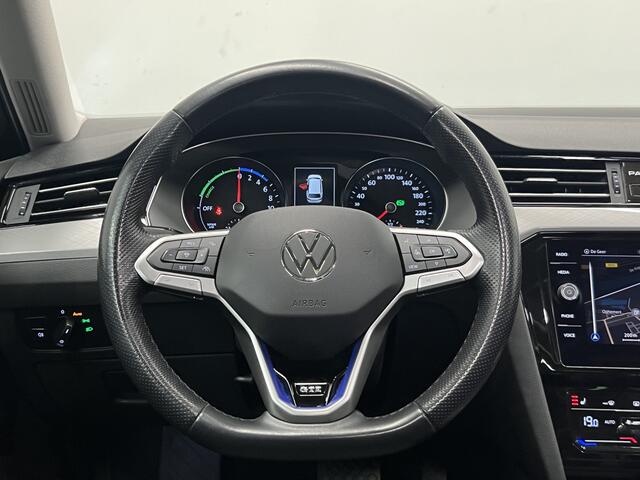 Volkswagen PASSAT Variant 1.4 TSI PHEV GTE Business | PANO | TREKHAAK | NAVI | ACC |