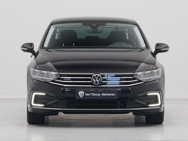 Volkswagen PASSAT 1.4 TSI PHEV GTE Business Navigatie Leder Camera Sportstoelen