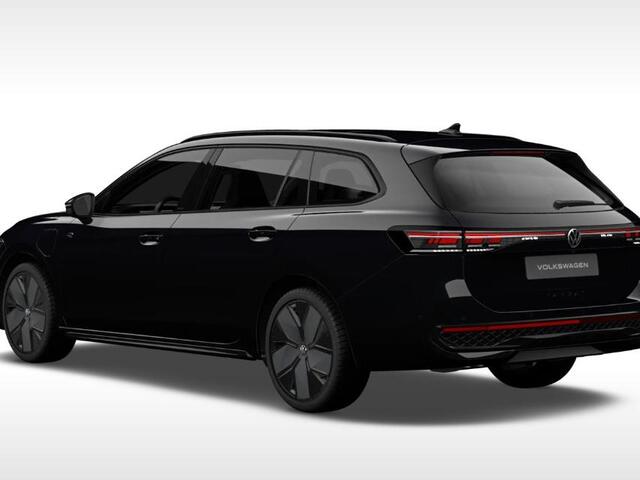 Volkswagen PASSAT Variant R-Line-Edition 1.5 eHybrid 150 kW / 204 pk | Black style | Trekhaak |