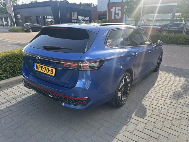Volkswagen PASSAT 1.5 eTSI R-Line Bns