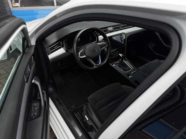 Volkswagen PASSAT Variant 1.4 TSI PHEV GTE Business Prijs Inclusief Onderhoud & 12 Maand BOVAG Garantie | Uitklapbare Trekhaak | Elektrische Kofferklep | Voorstoelen Verwarmd |