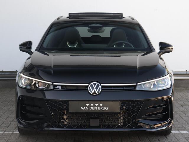 Volkswagen PASSAT Variant 1.5 eHybrid R-Line Edition | Trekhaak | Head-Up | Panoramadak | 360 Camera | Dodehoekdetectie | Matrix | Keyless |