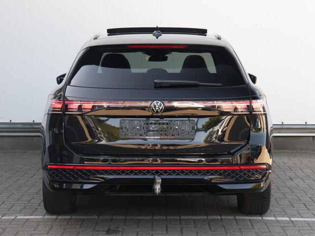 Volkswagen PASSAT Variant 1.5 eHybrid R-Line Edition | Trekhaak | Head-Up | Panoramadak | 360 Camera | Dodehoekdetectie | Matrix | Keyless |