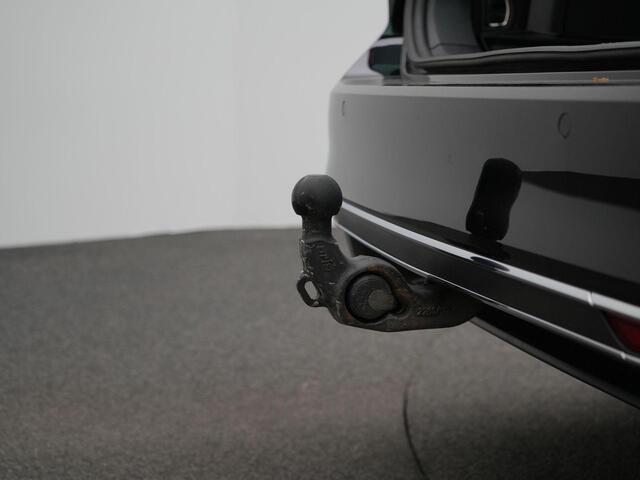 Volkswagen PASSAT Variant Business GTE 1.4 TSI 218 pk DSG PHEV | Panoramadak | Trekhaak | Geheugen-/massagestoel | Navigatie Discover Pro | Rondomzicht camera | Adaptief onderstel