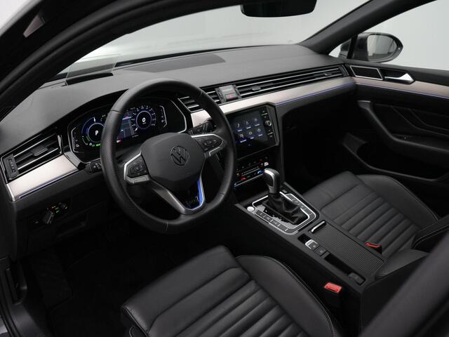 Volkswagen PASSAT Variant GTE Business 1.4 TSI PHEV | Rondomzicht camera | Head-up Display | Trekhaak | Leder | Standkachel | Adaptive Cruise | Park Assist | 18 inch