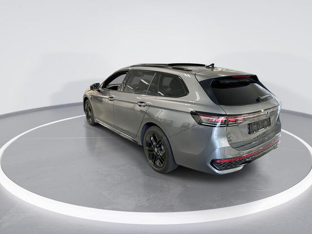 Volkswagen PASSAT Variant 1.5 272pk DSG eHybrid R-Line Edition · Panoramadak · 360 Camera · Elek. trekhaak · Massage · Harman Kardon Audio · Black Style · 18'' Inch · Garantie t/m September 2026