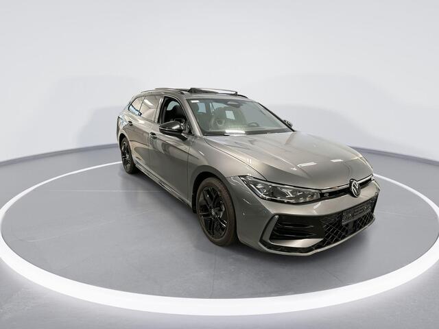 Volkswagen PASSAT Variant 1.5 272pk DSG eHybrid R-Line Edition · Panoramadak · 360 Camera · Elek. trekhaak · Massage · Harman Kardon Audio · Black Style · 18'' Inch · Garantie t/m September 2026