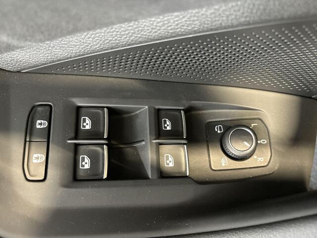 Volkswagen PASSAT Variant 1.5 272pk DSG eHybrid R-Line Edition · Panoramadak · 360 Camera · Elek. trekhaak · Massage · Harman Kardon Audio · Black Style · 18'' Inch · Garantie t/m September 2026