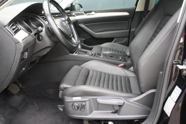 Volkswagen PASSAT 1.4 TSI GTE Highline NAVIGATIE- CAMERA - LEDEREN SPORTSTOELEN