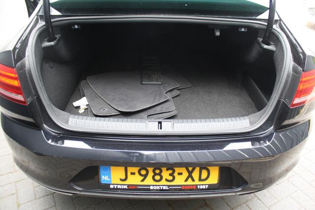 Volkswagen PASSAT 1.4 TSI GTE Highline NAVIGATIE- CAMERA - LEDEREN SPORTSTOELEN