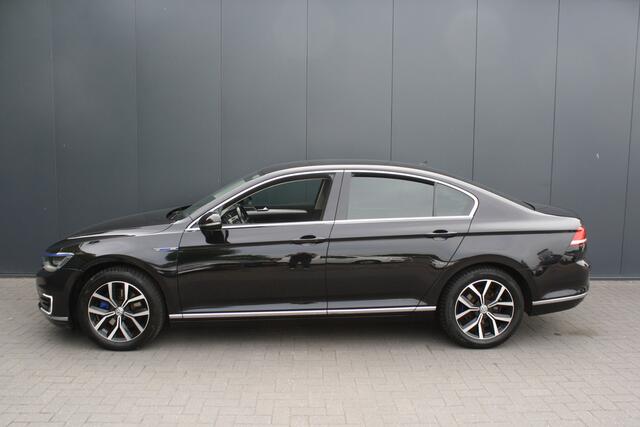 Volkswagen PASSAT 1.4 TSI GTE Highline NAVIGATIE- CAMERA - LEDEREN SPORTSTOELEN