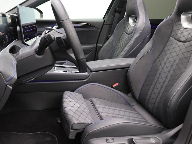 Volkswagen PASSAT Variant 1.5 eHybrid R-Line Business 272PK DSG black style, matrix led, trekhaak, 360gr. camera, head-up, panoramadak, Harman Kardon audio, stuur-stoelverwarming, stoelmassage, virtual pedal, 19" lichtmetaal
