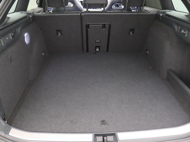 Volkswagen PASSAT Variant 1.5 eHybrid R-Line Business 272PK DSG black style, matrix led, trekhaak, 360gr. camera, head-up, panoramadak, Harman Kardon audio, stuur-stoelverwarming, stoelmassage, virtual pedal, 19" lichtmetaal