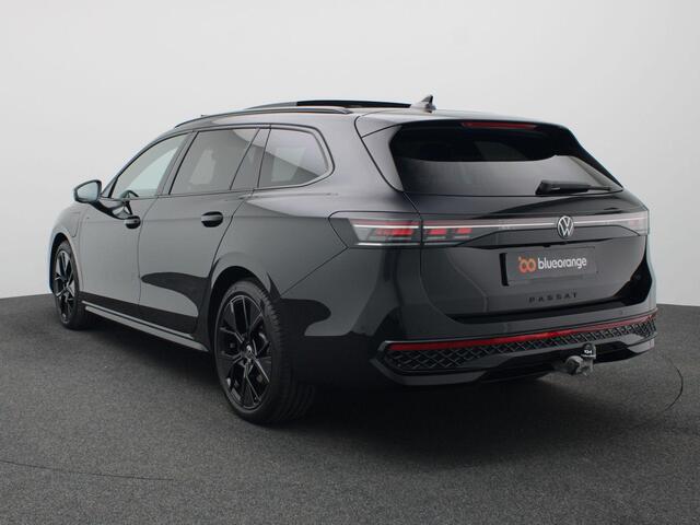 Volkswagen PASSAT Variant 1.5 eHybrid R-Line Business 272PK DSG black style, matrix led, trekhaak, 360gr. camera, head-up, panoramadak, Harman Kardon audio, stuur-stoelverwarming, stoelmassage, virtual pedal, 19" lichtmetaal