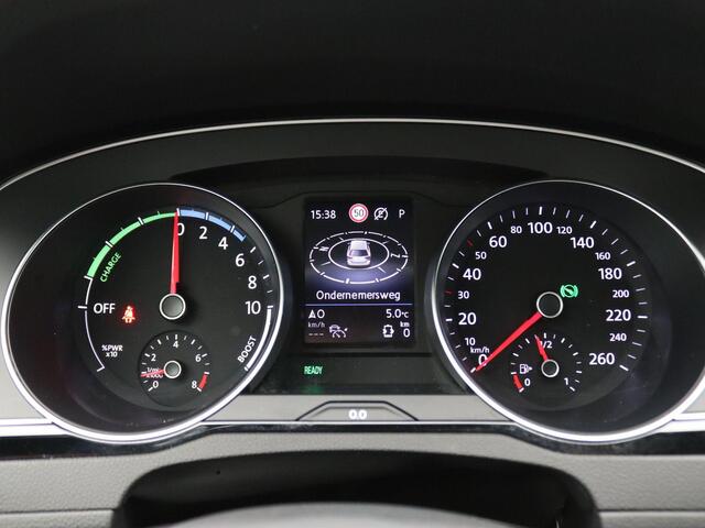 Volkswagen PASSAT Variant 1.4 TSI PHEV GTE Business 218PK DSG Led koplamp, trekhaak, adaptive cruise, stoelverwarming, lane assist, achteruitrijcamera, 17" lichtmetaal