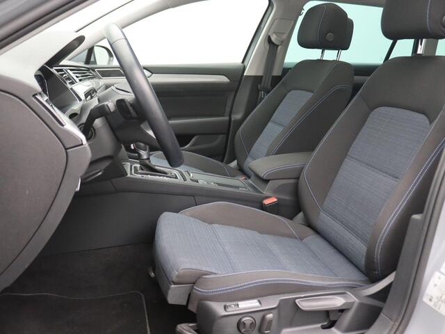 Volkswagen PASSAT Variant 1.4 TSI PHEV GTE Business 218PK DSG Full led, trekhaak, standkachel, adaptive cruise met travel assist, schuif-kanteldak, keyless, stoelverwarming voor, achteruitrijcamera, 17" lichtmetaal