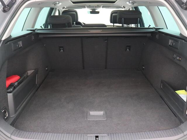 Volkswagen PASSAT Variant 1.4 TSI PHEV GTE Business 218PK DSG Full led, trekhaak, standkachel, adaptive cruise met travel assist, schuif-kanteldak, keyless, stoelverwarming voor, achteruitrijcamera, 17" lichtmetaal
