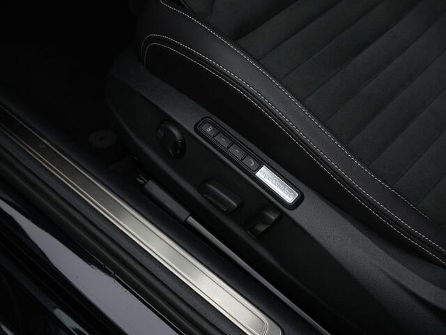 Volkswagen PASSAT Variant 1.4 TSI 218 pk DSG PHEV GTE Business | Panoramadak | Geheugen-/massagestoel | Head-up display | Adaptief onderstel | IQ Light | Leder/alcantara | Achteruitrijcamera