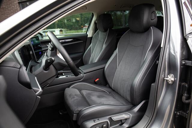Volkswagen PASSAT Variant 1.5 eTSI Elegance Business , Massagestoelen, Adap. cruise, HUD, Carplay,