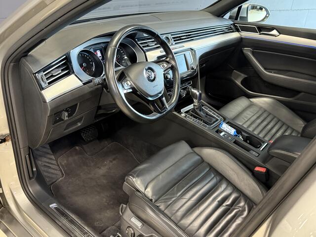 Volkswagen PASSAT Variant 1.4 TSI GTE Connected Series Plus | Trekhaak | Pano | Park assist