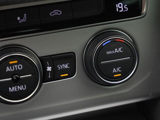 Volkswagen PASSAT Variant 1.4TSI/125PK Comfortline Business DSG · Trekhaak · Navigatie · App Connect