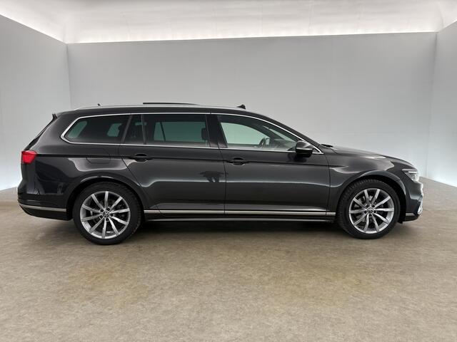 Volkswagen PASSAT 1.5 TSI 150PK R-Line DSG Pano LED Virtual Trekhaak ACC Camera Clima Carplay Leder Navi 18"LMV PDC