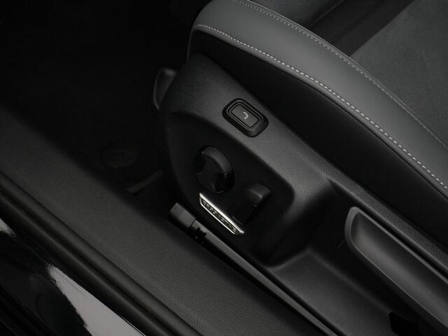 Volkswagen PASSAT Variant Business 1.5 eHybrid 204 pk DSG | Trekhaak | Leder/alcantara | Stuur-/stoelverwarming | Achteruitrijcamera