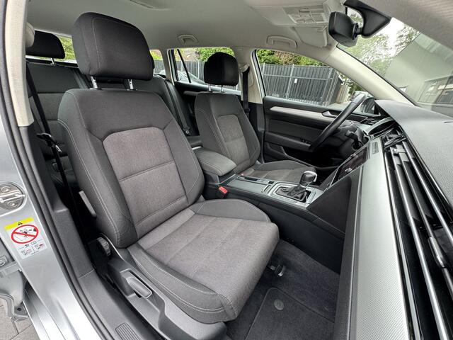 Volkswagen PASSAT Variant 1.6 TDI DSG Comfortline Business | Full LED | Adaptive Cruise | Apple CarPlay | Trekhaak