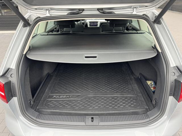 Volkswagen PASSAT Variant 1.6 TDI DSG Comfortline Business | Full LED | Adaptive Cruise | Apple CarPlay | Trekhaak