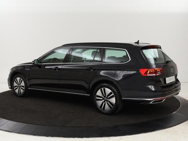 Volkswagen PASSAT 1.4 TSI PHEV GTE | Stoelverwarming | Camera | Adaptive cruise | Matrix LED | Massage | Carplay | Navigatie | Side Assist