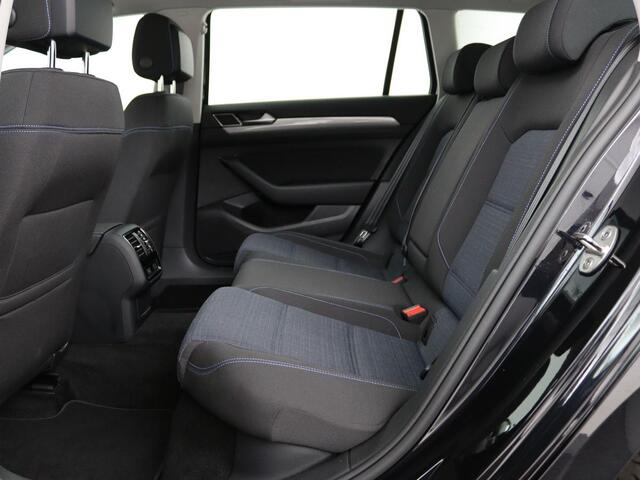 Volkswagen PASSAT 1.4 TSI PHEV GTE | Stoelverwarming | Camera | Adaptive cruise | Matrix LED | Massage | Carplay | Navigatie | Side Assist