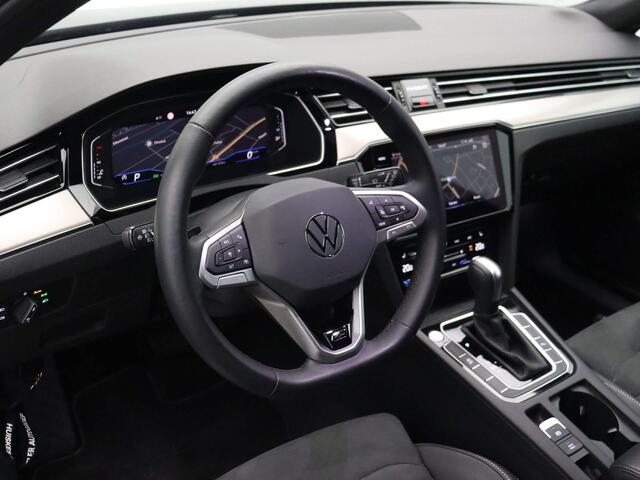 Volkswagen PASSAT Variant R-Line Business 1.5 TSI 150pk DSG Automaat Adaptive cruise control, Navigatie, Achteruitrijcamera, Elektrische achterklep, LED matrix koplampen, Stoelverwarming