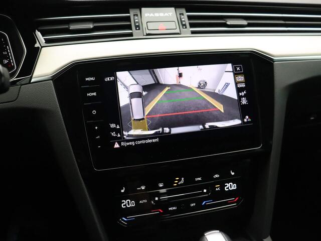 Volkswagen PASSAT Variant R-Line Business 1.5 TSI 150pk DSG Automaat Adaptive cruise control, Navigatie, Achteruitrijcamera, Elektrische achterklep, LED matrix koplampen, Stoelverwarming