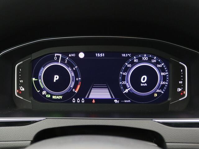 Volkswagen PASSAT Variant 1.4 TSI PHEV GTE Business 218PK DSG Achteruitrijcamera,