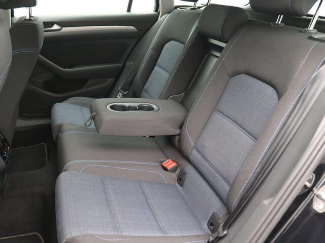 Volkswagen PASSAT Variant 1.4 TSI PHEV GTE Business 218PK DSG Achteruitrijcamera,