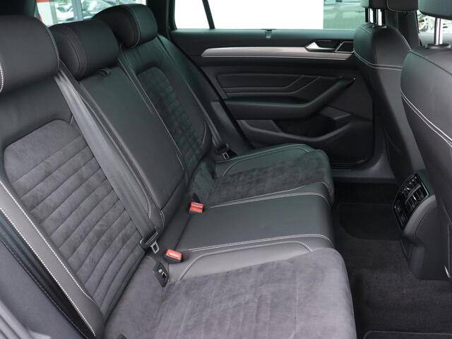 Volkswagen PASSAT Variant 1.4 TSI PHEV GTE Business | Trekhaak | Dodehoekdetectie | Camera | Adaptive Cruise | Stoelverwarming | Keyless |