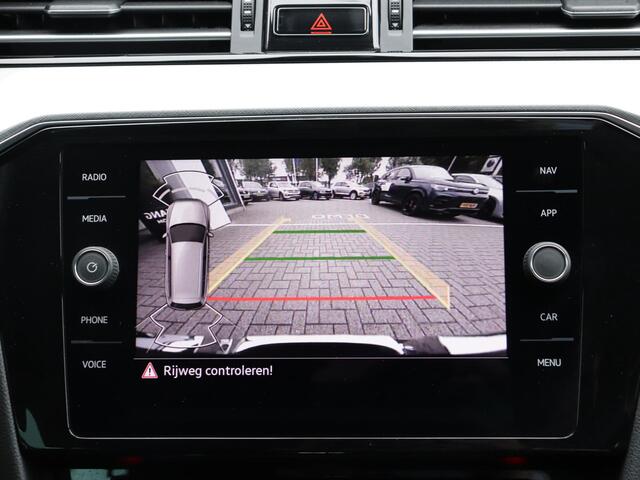 Volkswagen PASSAT Variant 1.4 TSI PHEV GTE Business | Trekhaak | Dodehoekdetectie | Camera | Adaptive Cruise | Stoelverwarming | Keyless |
