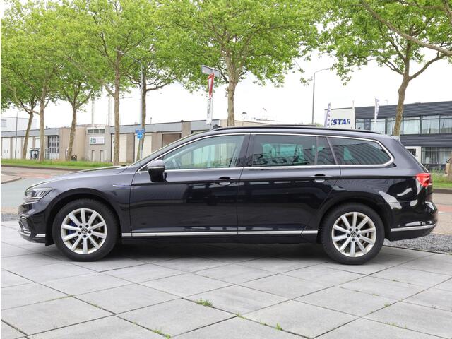 Volkswagen PASSAT GTE Panodak | Head-up | Keyless | Camera | Elektrische kofferklep | Dodehoek | Trekhaak |